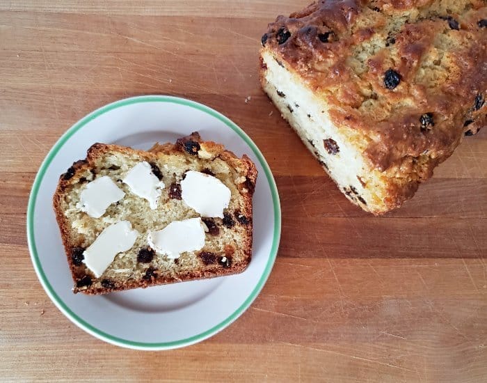 Irish Soda Bread - Traditional Recipe for Quick Bread (no yeast) Version