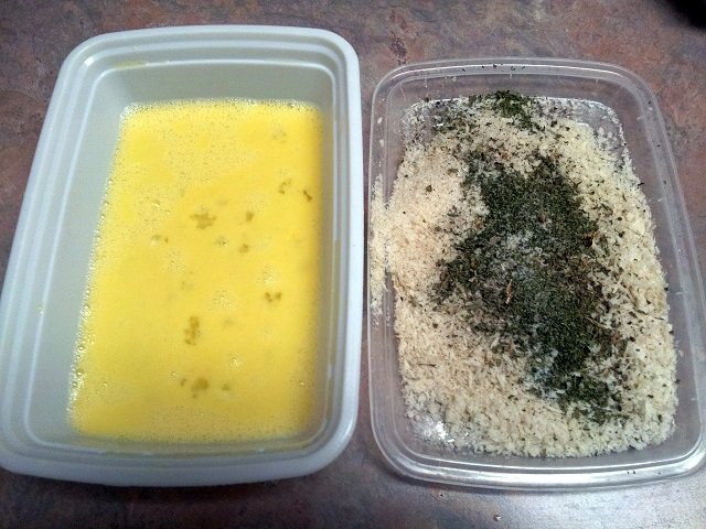 Egg wash and bread crumbs for making homemade chicken fingers