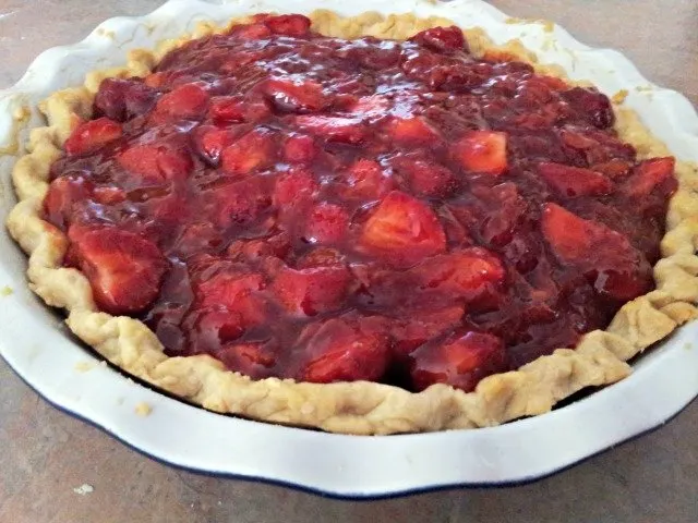Strawberry pie ready to refrigerate