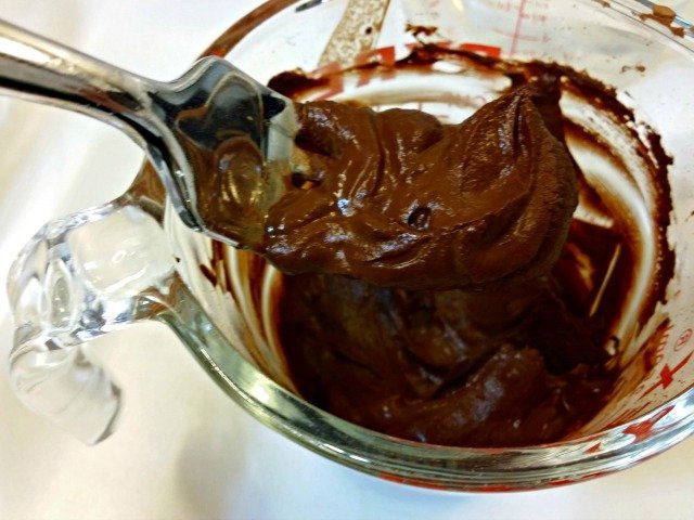 Thick cocoa mixture for olive oil cake