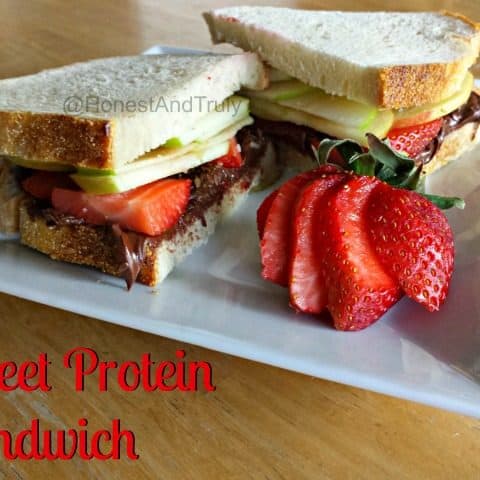 Sweet protein sandwich - fun and easy to make yet healthy enough to have for lunch #sandwich #nutella #kidfriendly #easyrecipes
