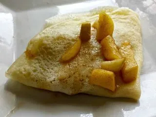 Cinnamon apple crepes