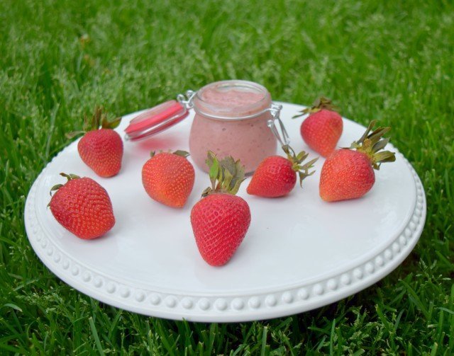 Enjoy a summer treat for picnics with homemade strawberry curd