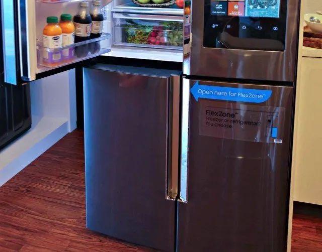 Samsung Kitchen Family Hub freezer doors