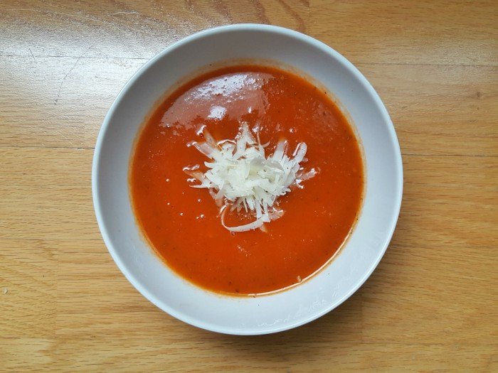 Delicious bowl of Instant pot tomato soup recipe