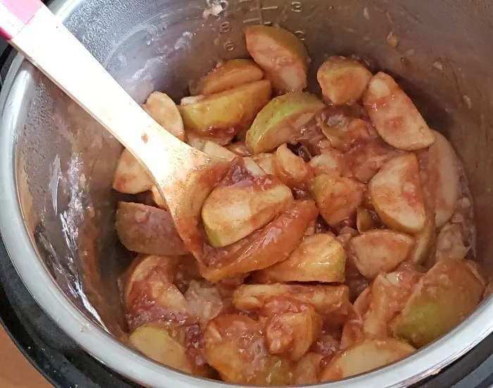 Delicious Instant Pot cinnamon apples