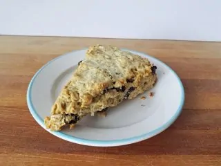 Easy buttermilk raisin scone