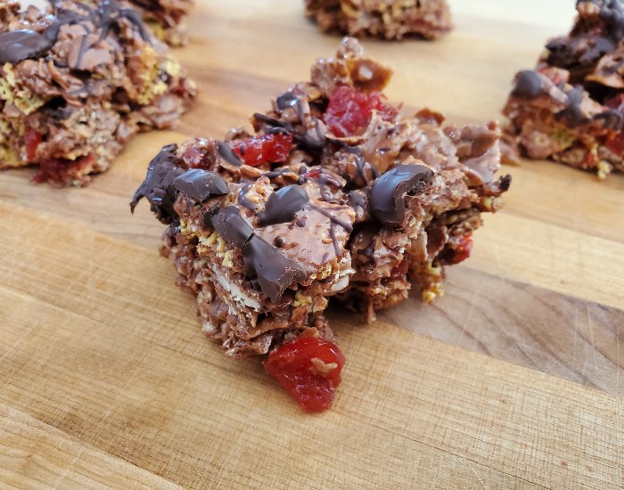 Chocolate cherry cereal bar