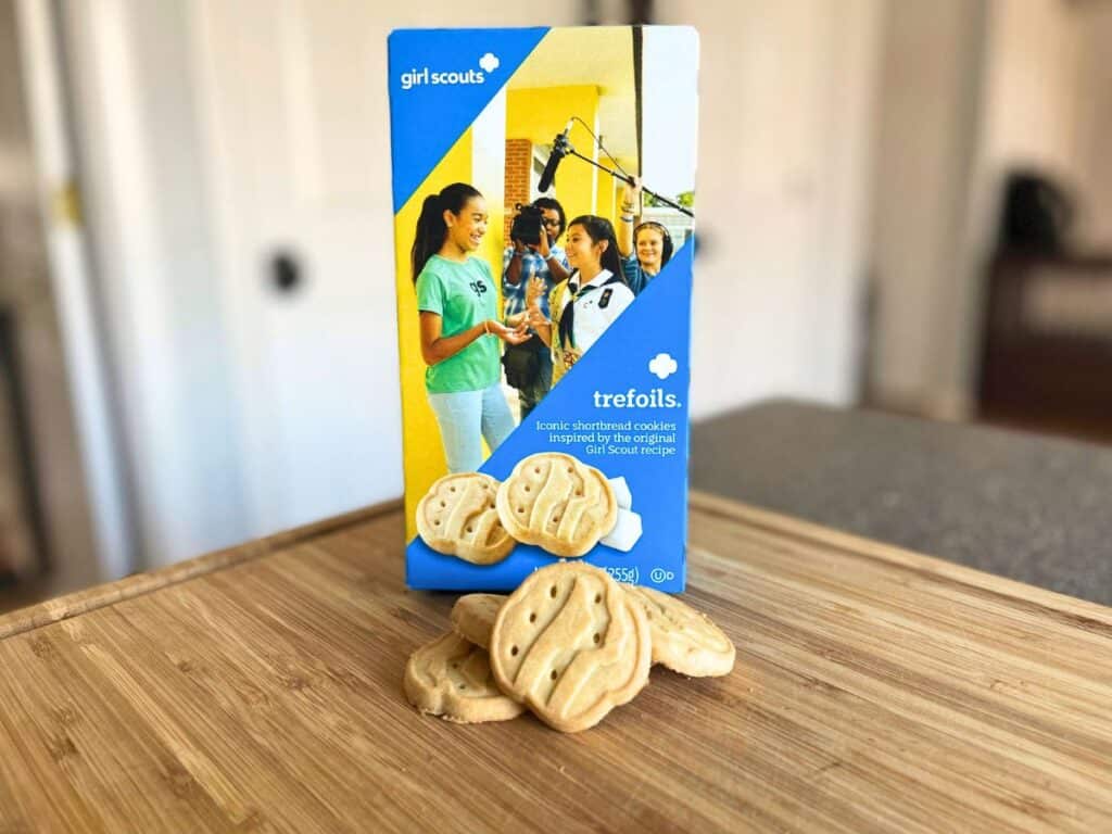 Image shows Girl Scouts Cookies Trefoils flavor.