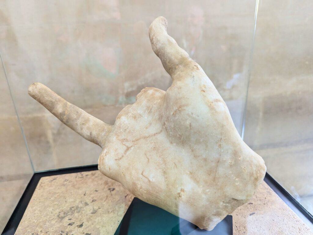 Image shows the Hand of Nike at the Louvre.